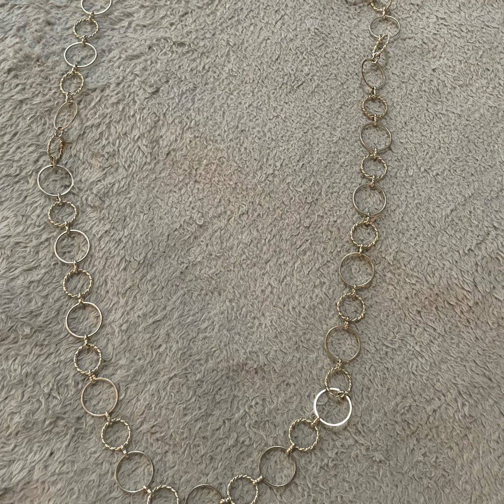 Elegant Gold Circle Link Necklace
